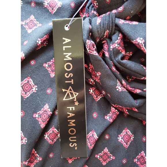 ALMOST A FAMOUS women's pull on w/ bow tie black red print soft wide legpants XL - Picture 8 of 9